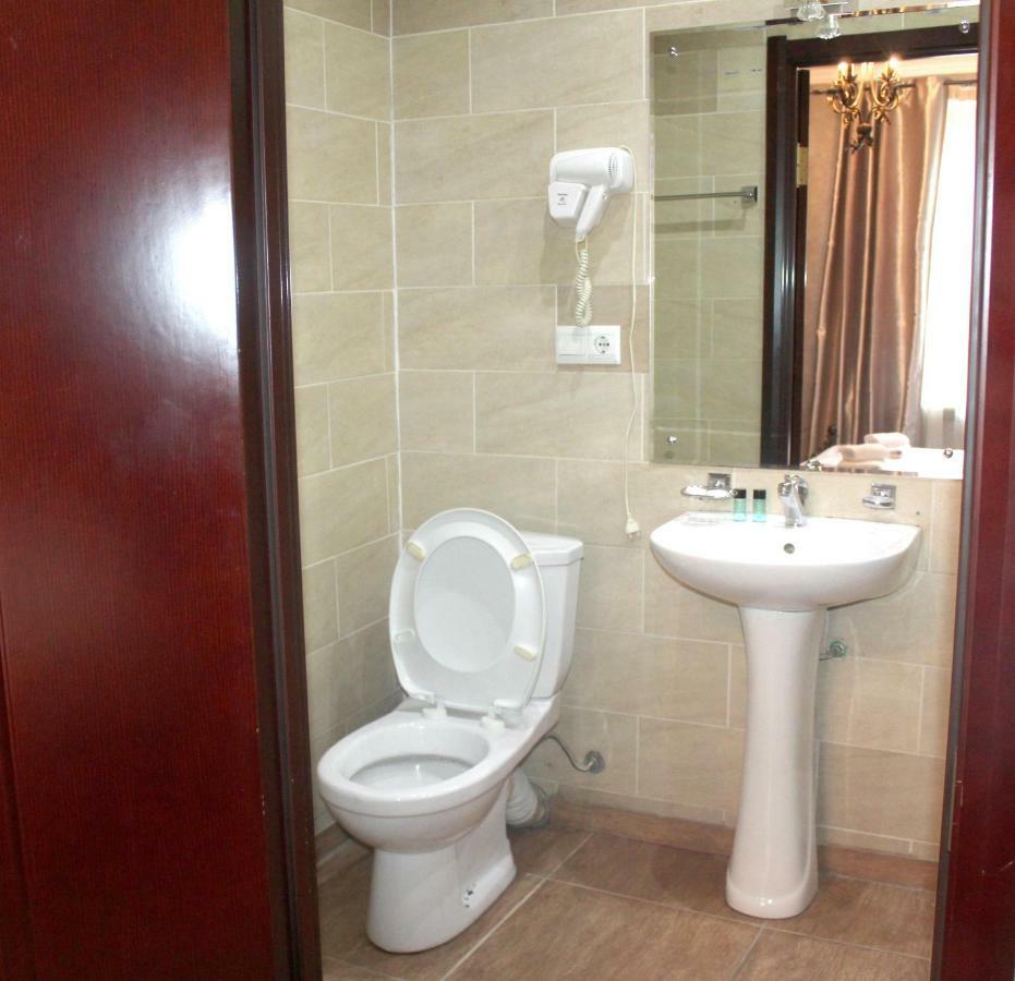 Vita Plaza Tiflis Exterior foto